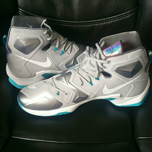 Nike LeBron XIII, (13), SZ 16.. NEW! - Picture 1 of 8